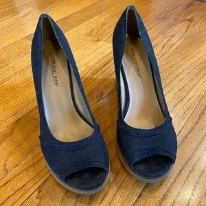 Black peep toe wedge heel vegan suede shoes 9.5